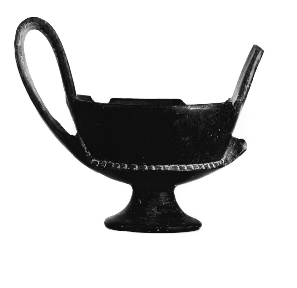 10 Early 6th-century BC bucchero Ionic kylix